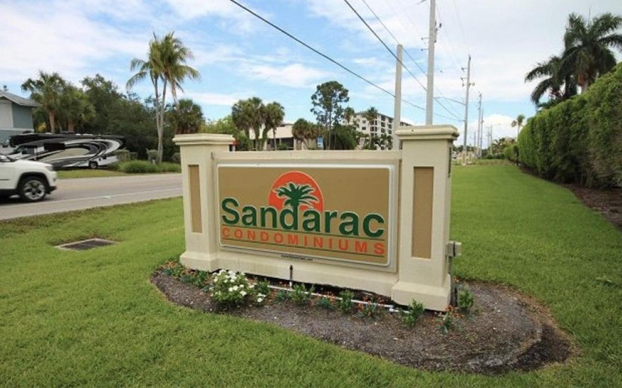 Always Summer On A White Sandy Beach Aparthotel Fort Myers Beach Exteriör bild